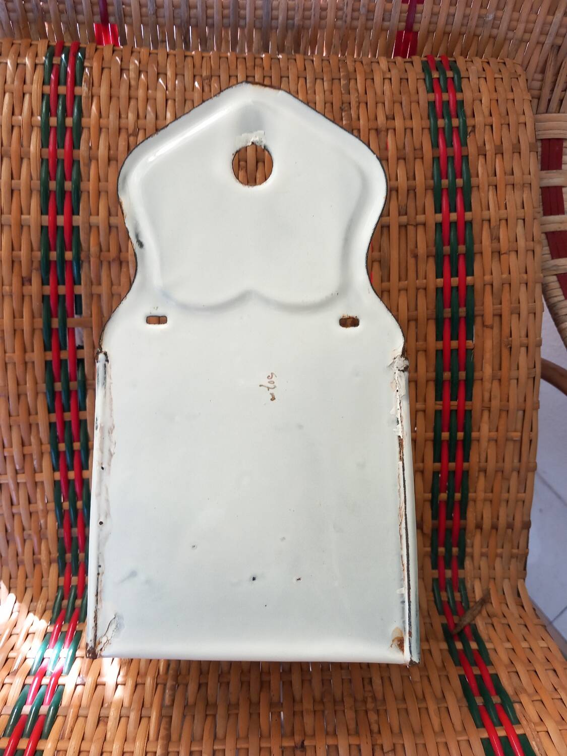 Enameled sheet salt box