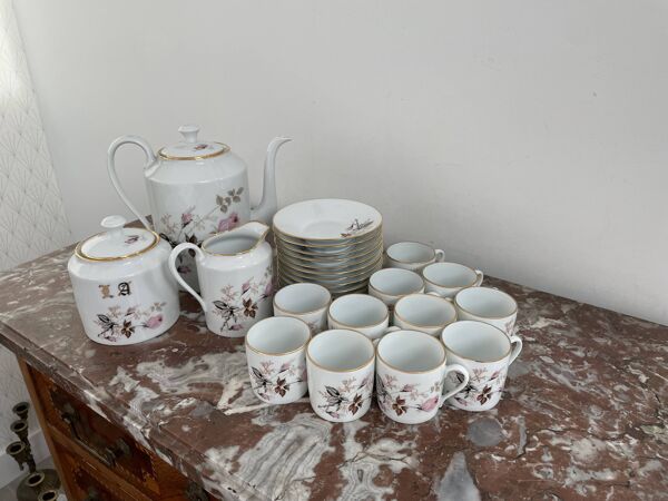 Vintage service à café thé Limoges fleurs chiffré 11 tasses et sous tasses, théière, 27 pièces