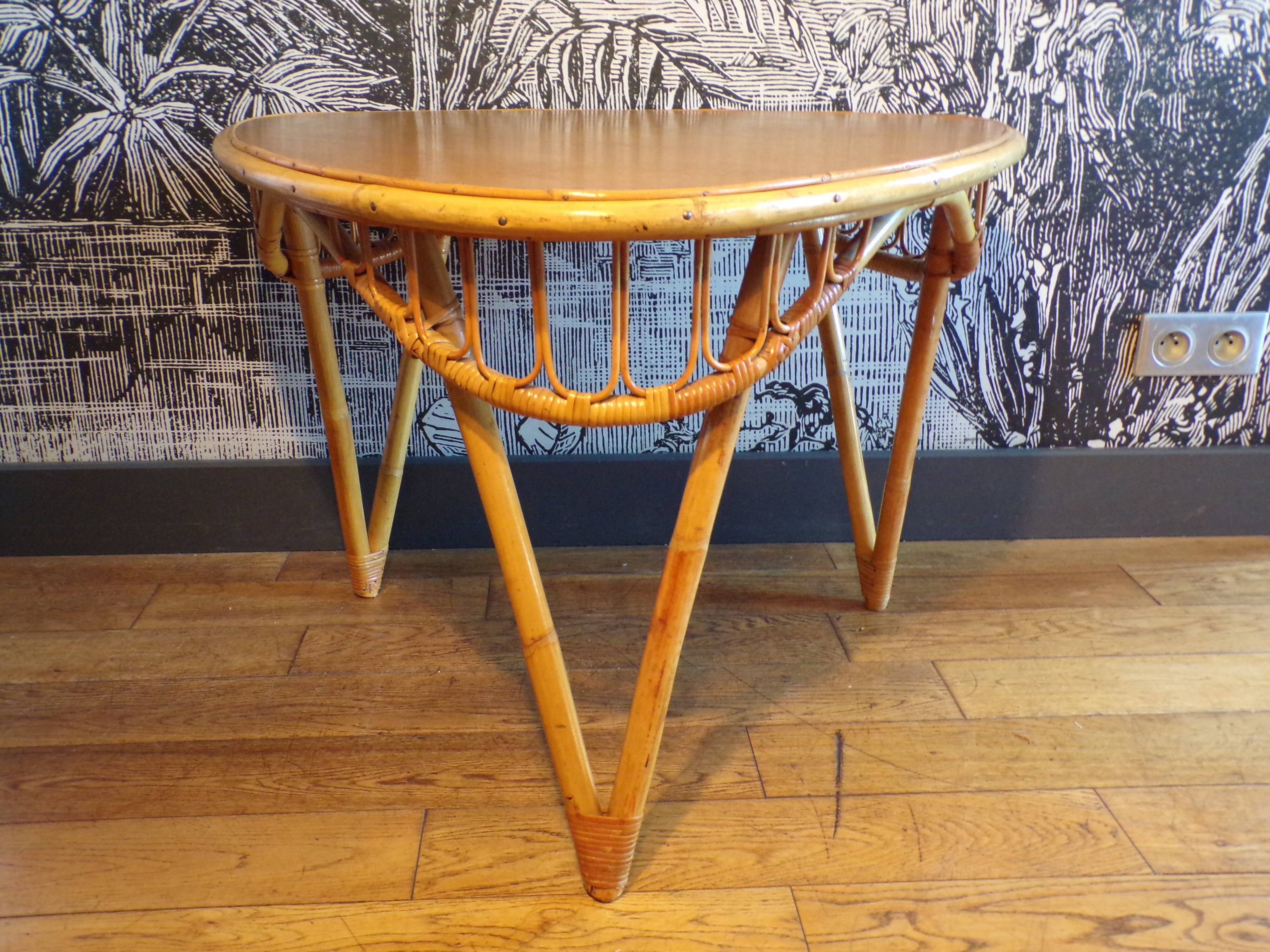 Table basse vintage tripode en rotin