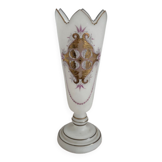 Vase en opaline