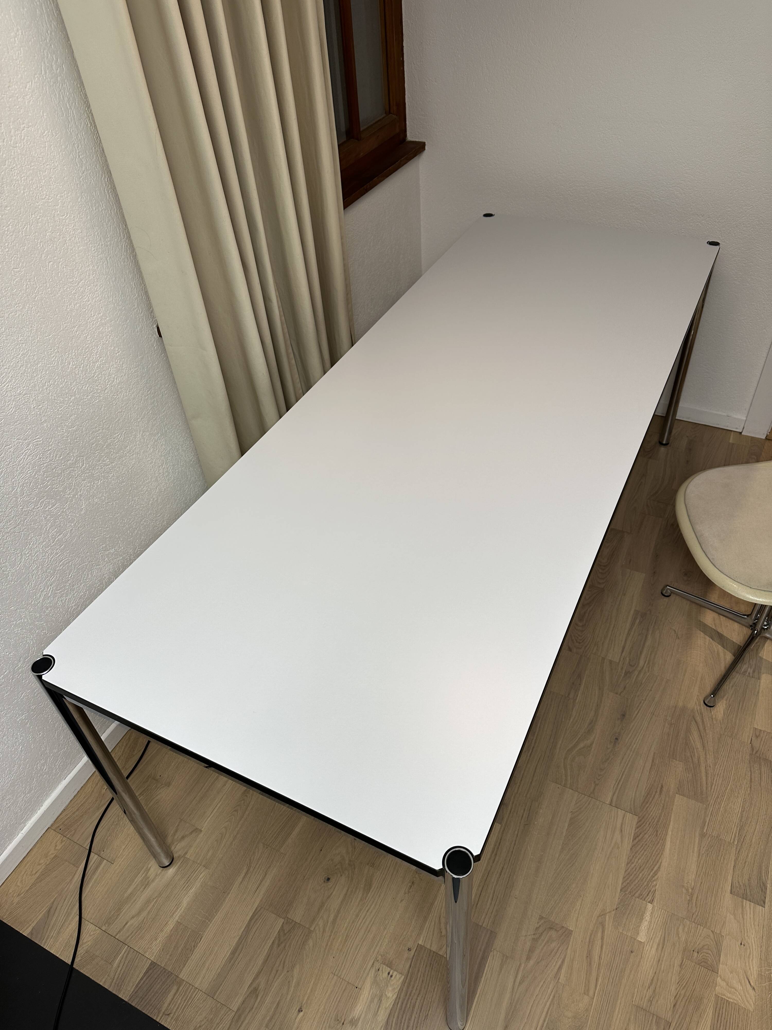 USM Haller desk in pearl grey laminate