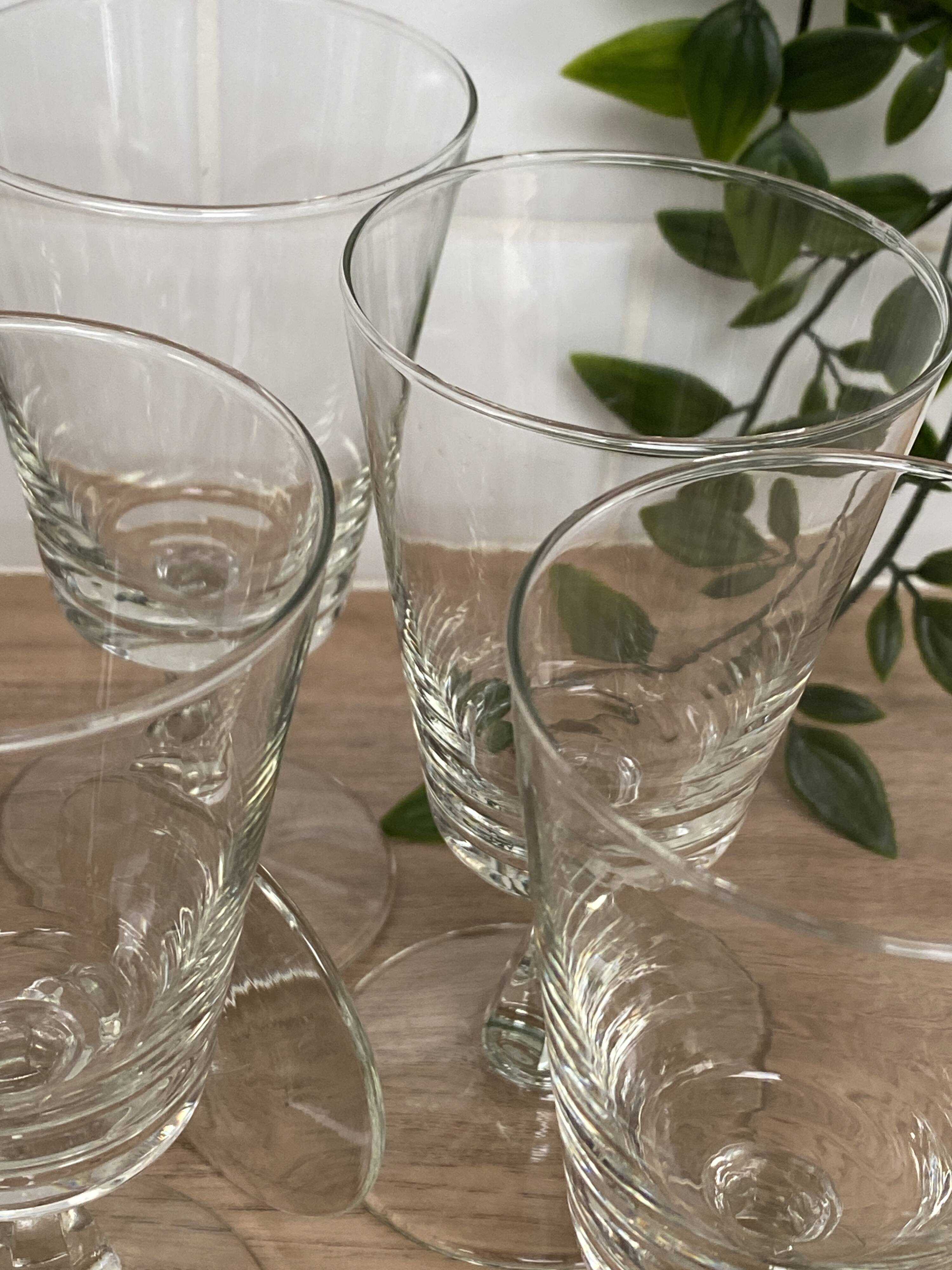 Set of 9 white wine glasses