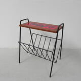 Table à carreaux vintage avec porte-journaux, porte-revues
