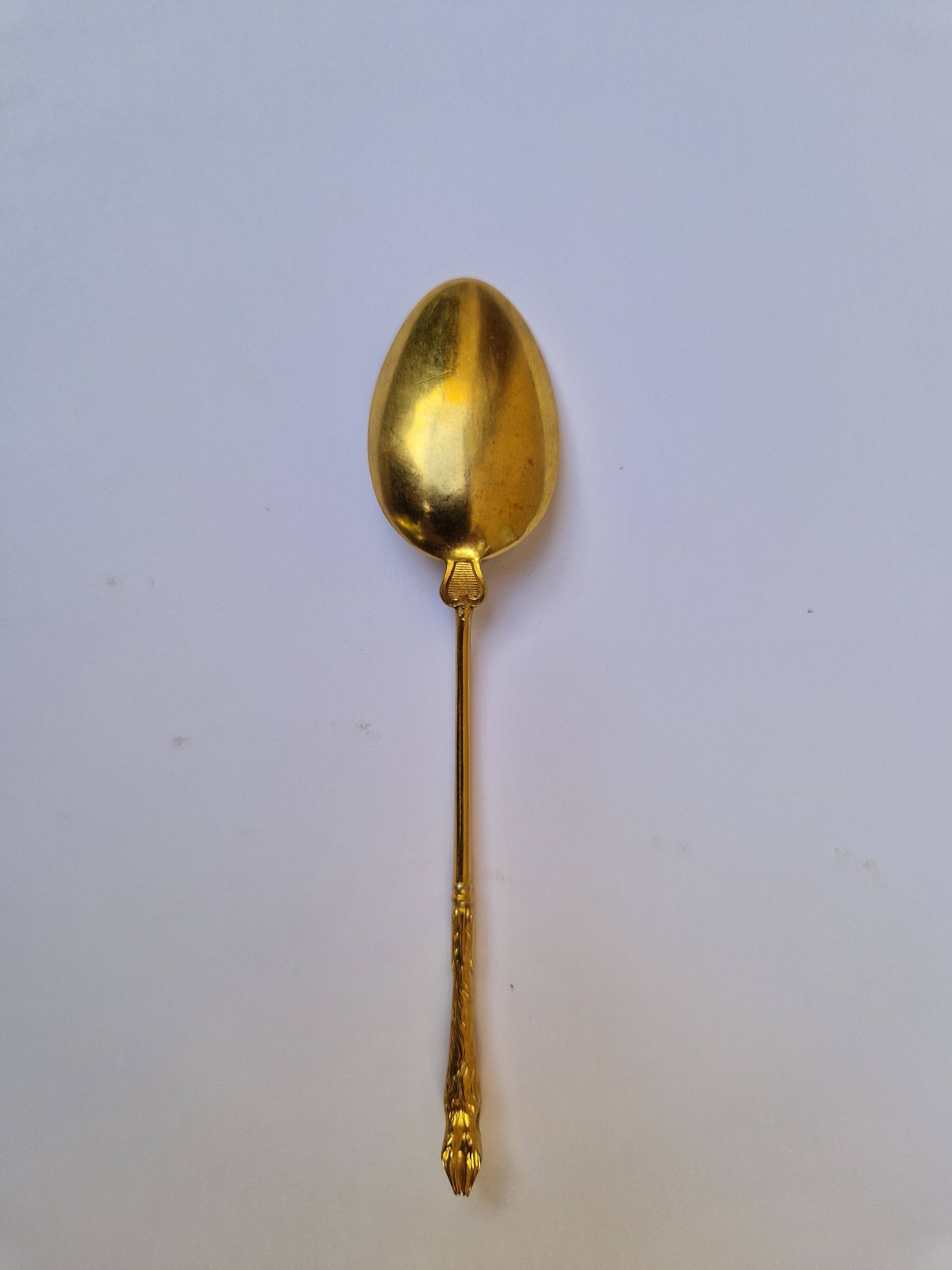 12 cuillères à moka en vermeil
