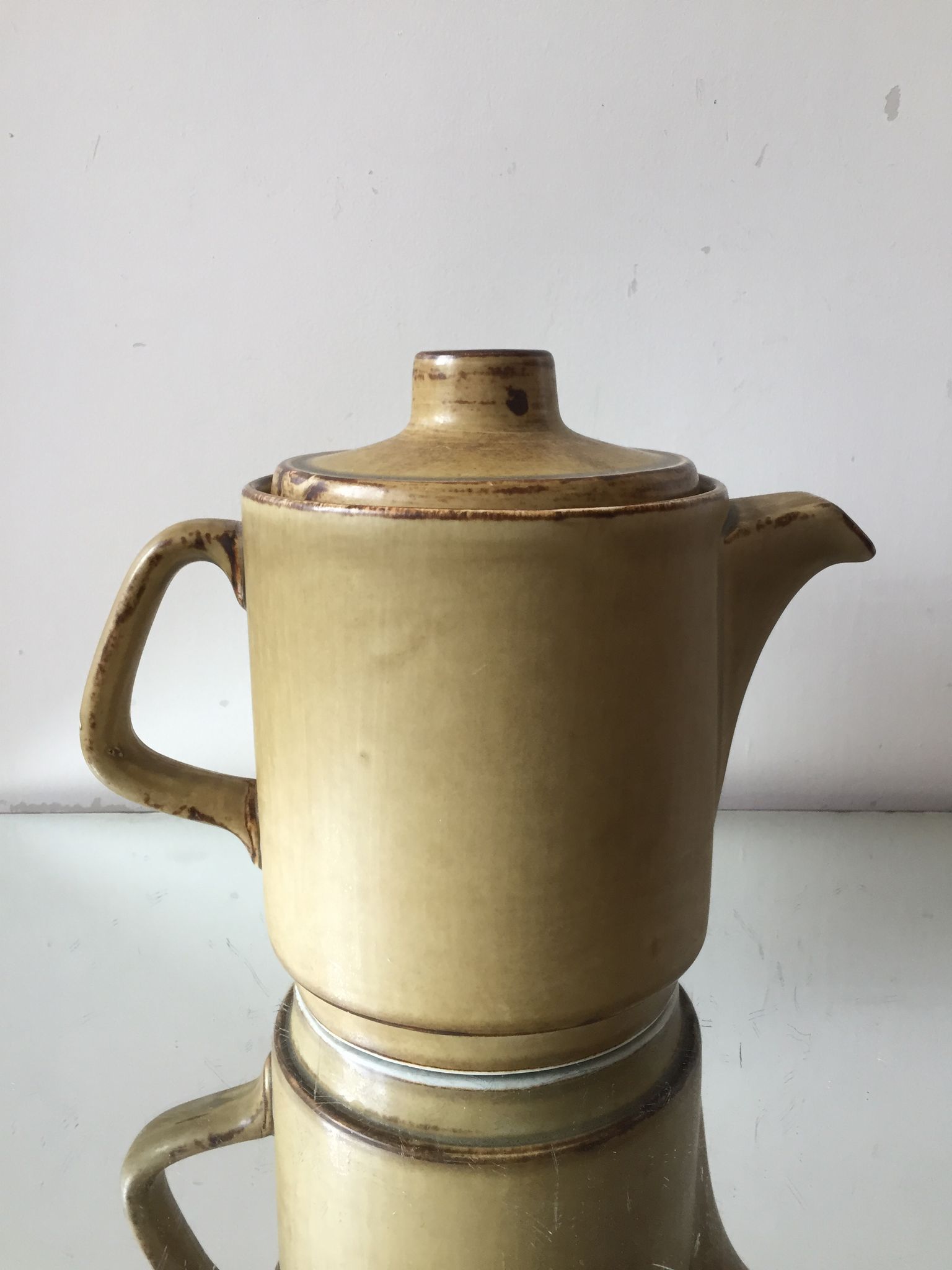 Cafetière en grès scandinave