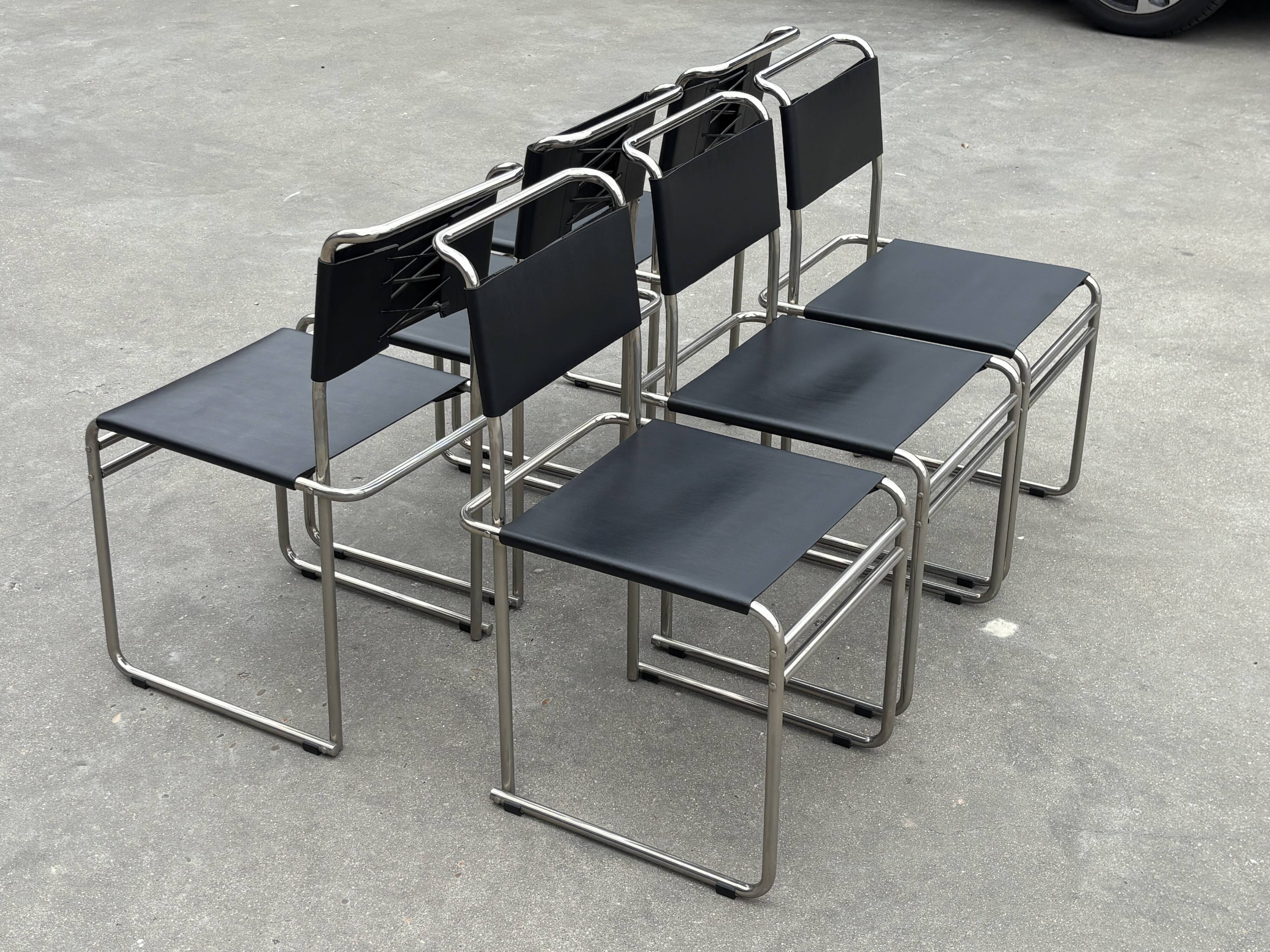 Set of 6 B5/B40 Chairs with Tubular Frame attributed to Marcel Breuer