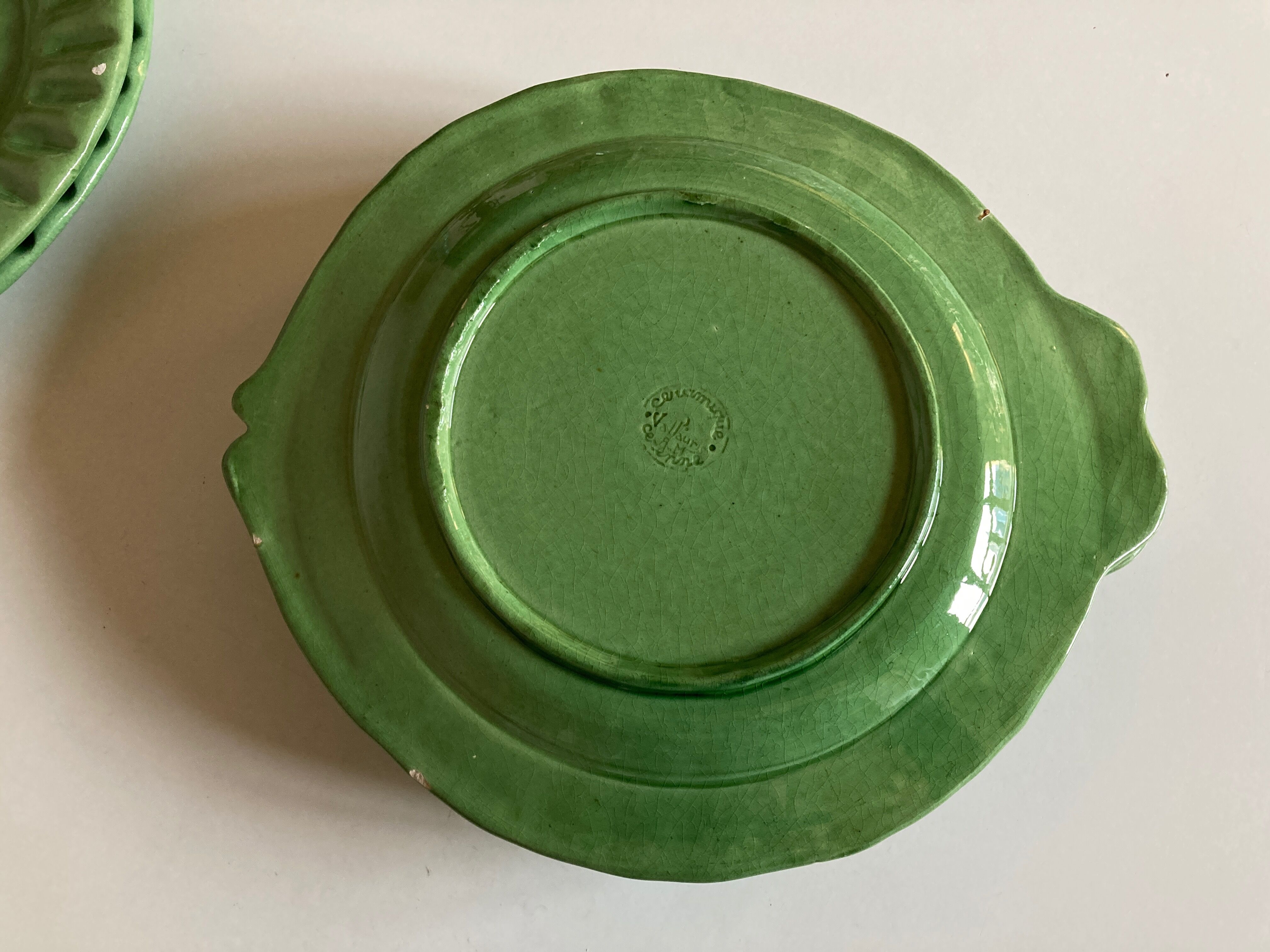 Set de 6 assiettes en terre vernissée vert Atelier Cérenne Vallauris 1945 - 1958