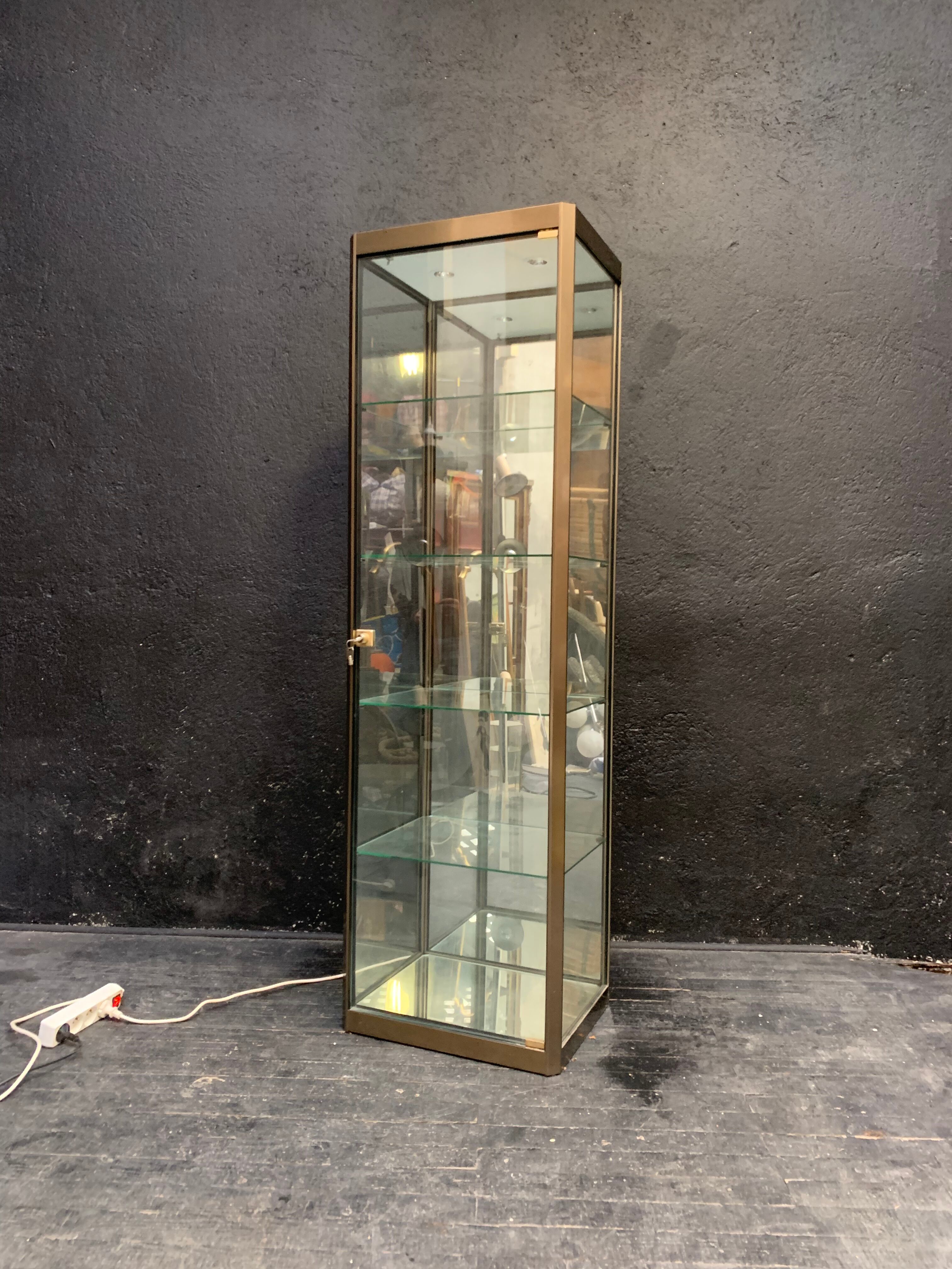 An illuminating presentation showcase...