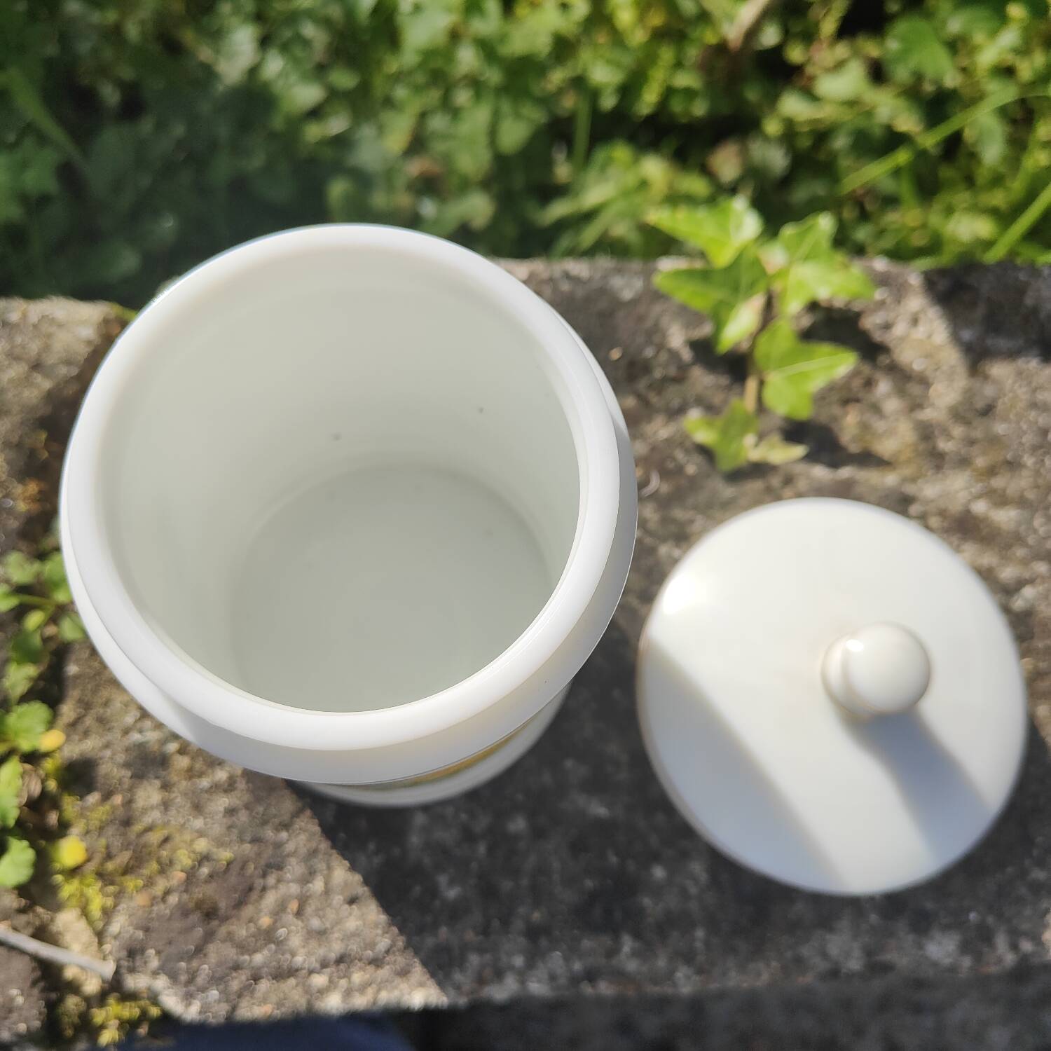 Opaline apothecary pot Vieux Rouen