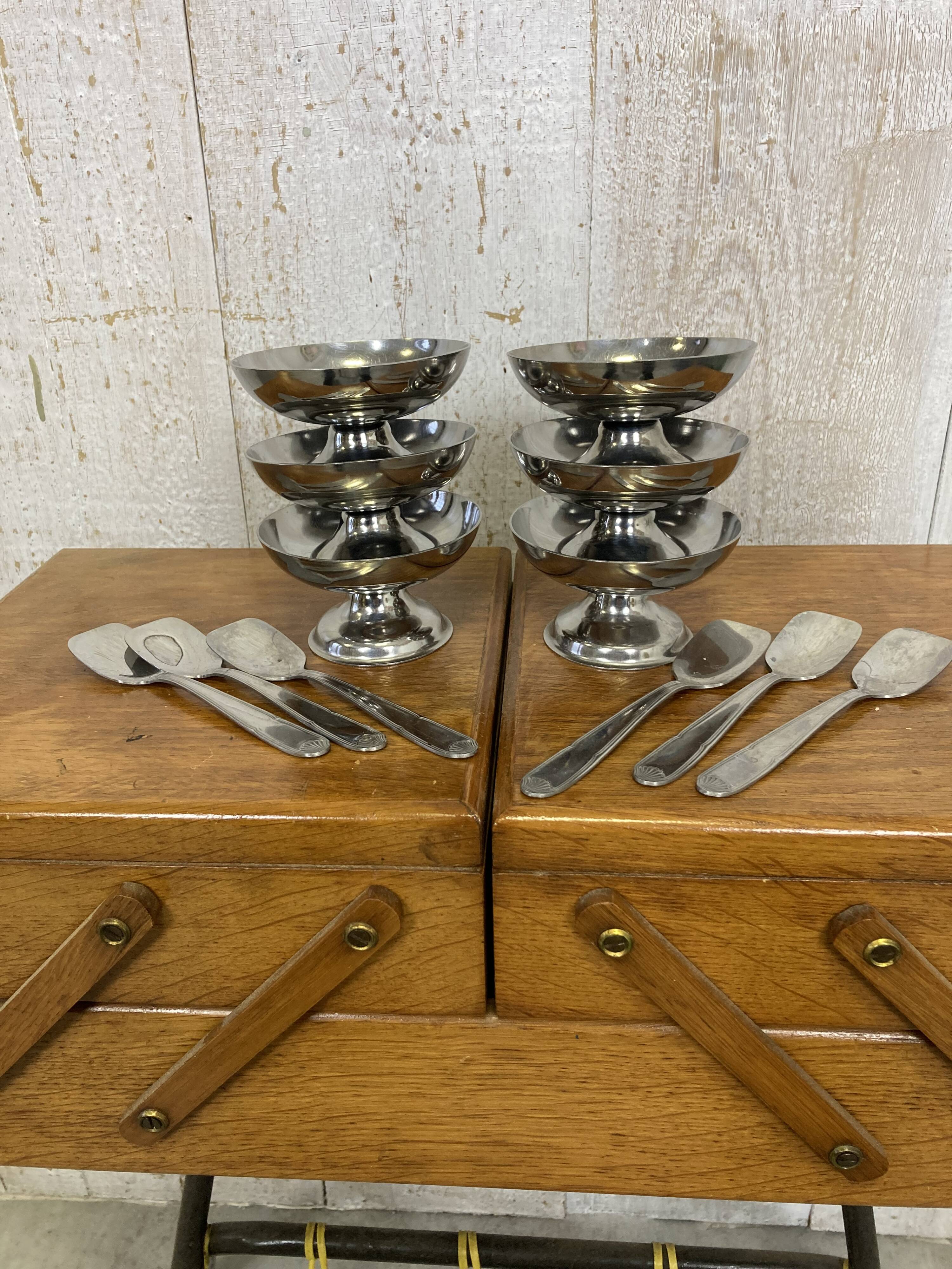 Set de 6 coupes à glace et petites cuillières