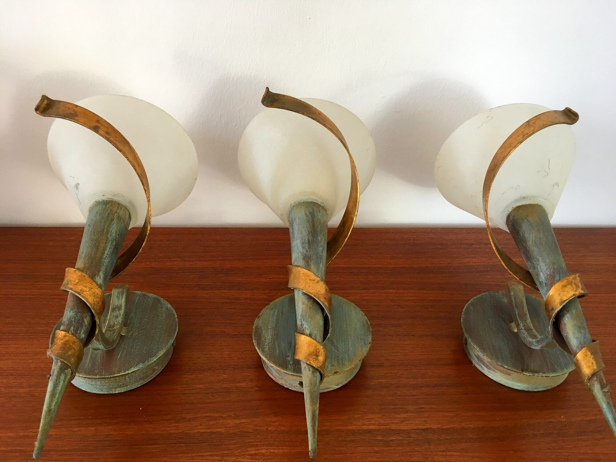 Italian metal and shortbread glass wall lamp