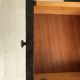 Chevet années 50-60 vintage en formica vernis laqué et pieds compas