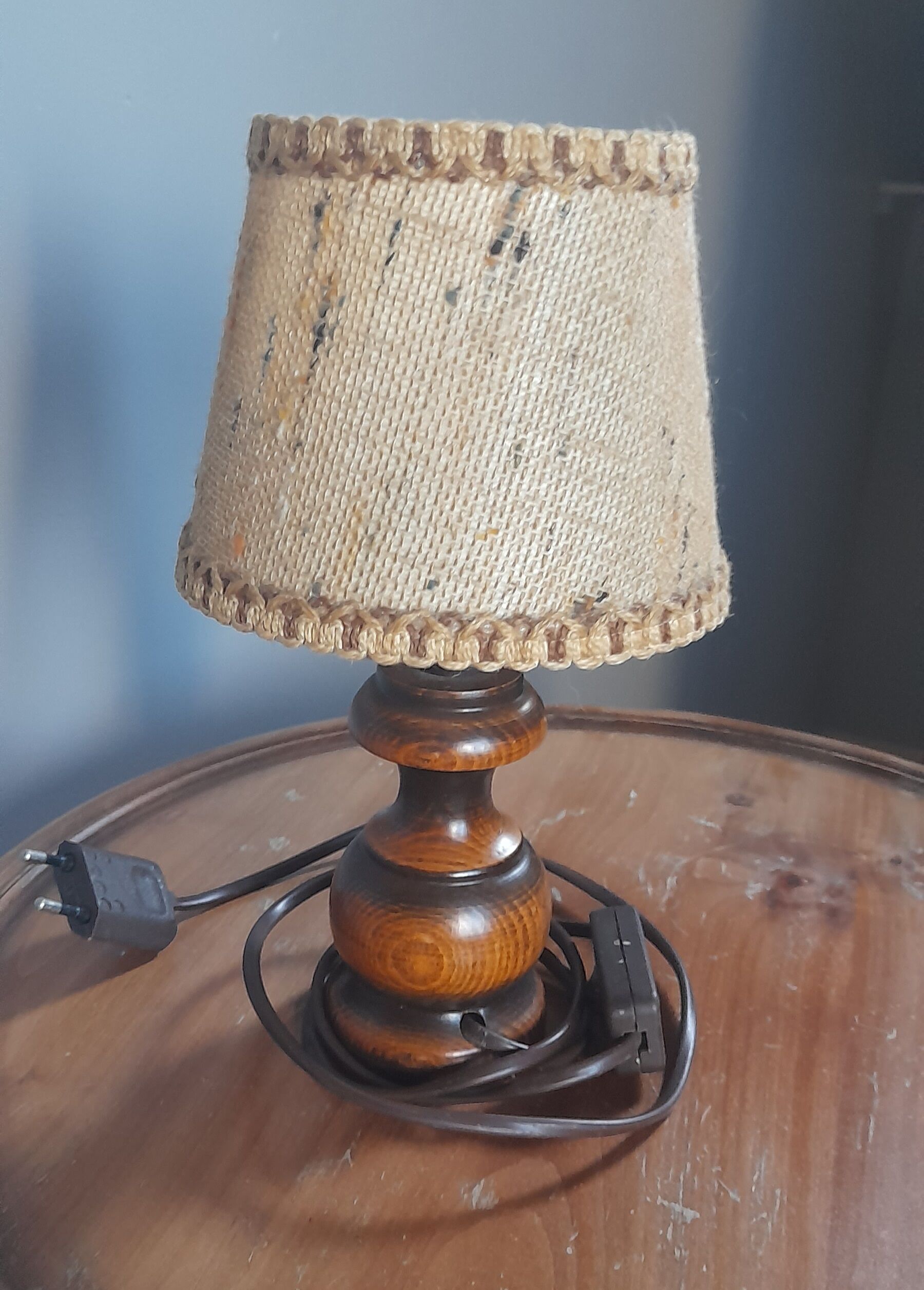 Bedside lamp wooden foot, clip jute lampshade, seventies