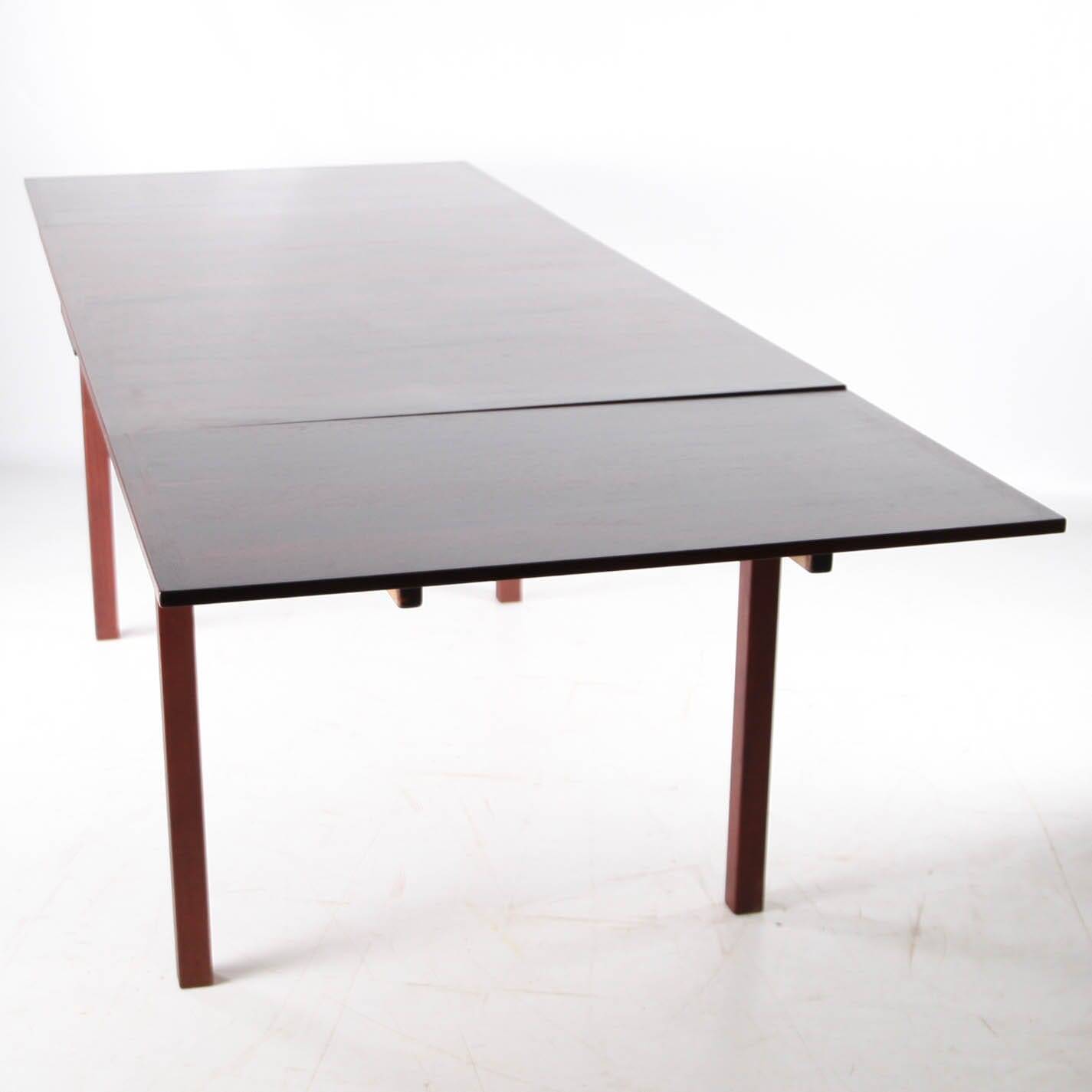 Extendable rosewood table