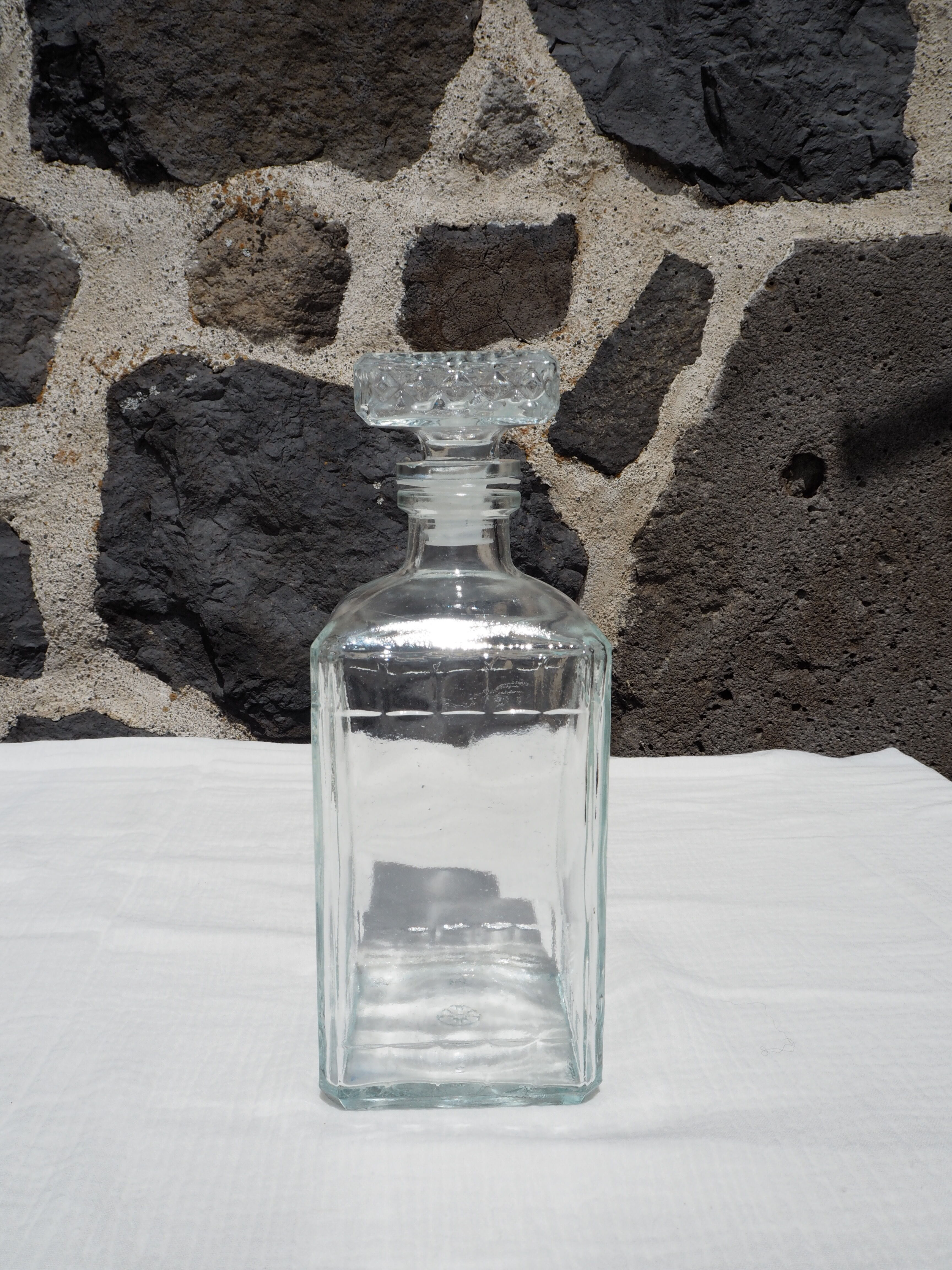 Glass whisky decanter