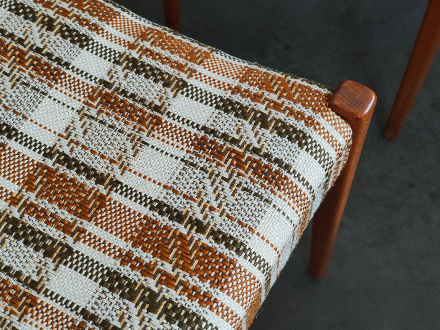 Lot de 3 chaises style scandinave tissu et bois