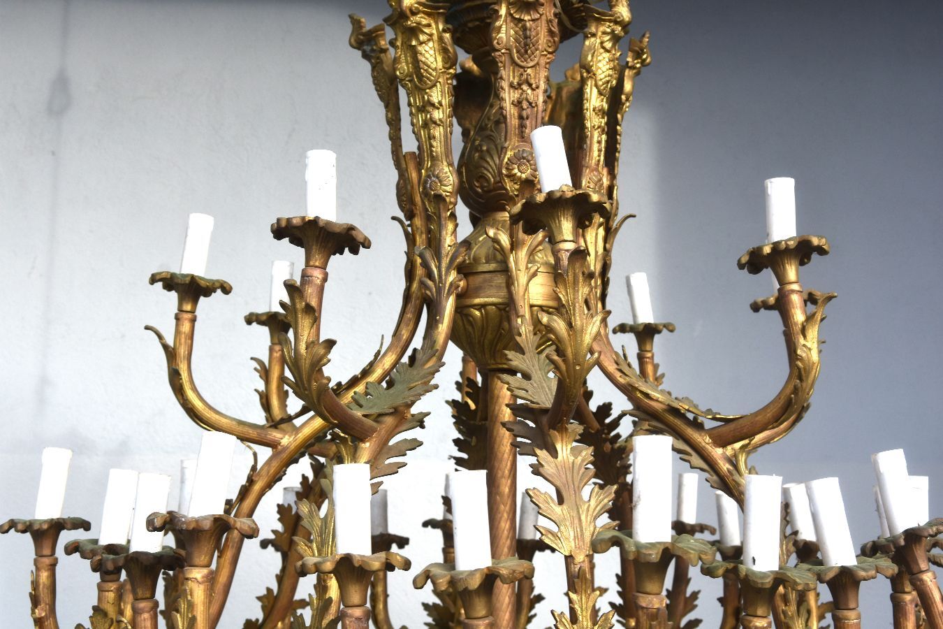 Pair of Louis XV style chandeliers golden bronze 36 lights