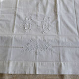 Drap ancien en métis brodé main