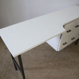 Vintage buffet in Tirois