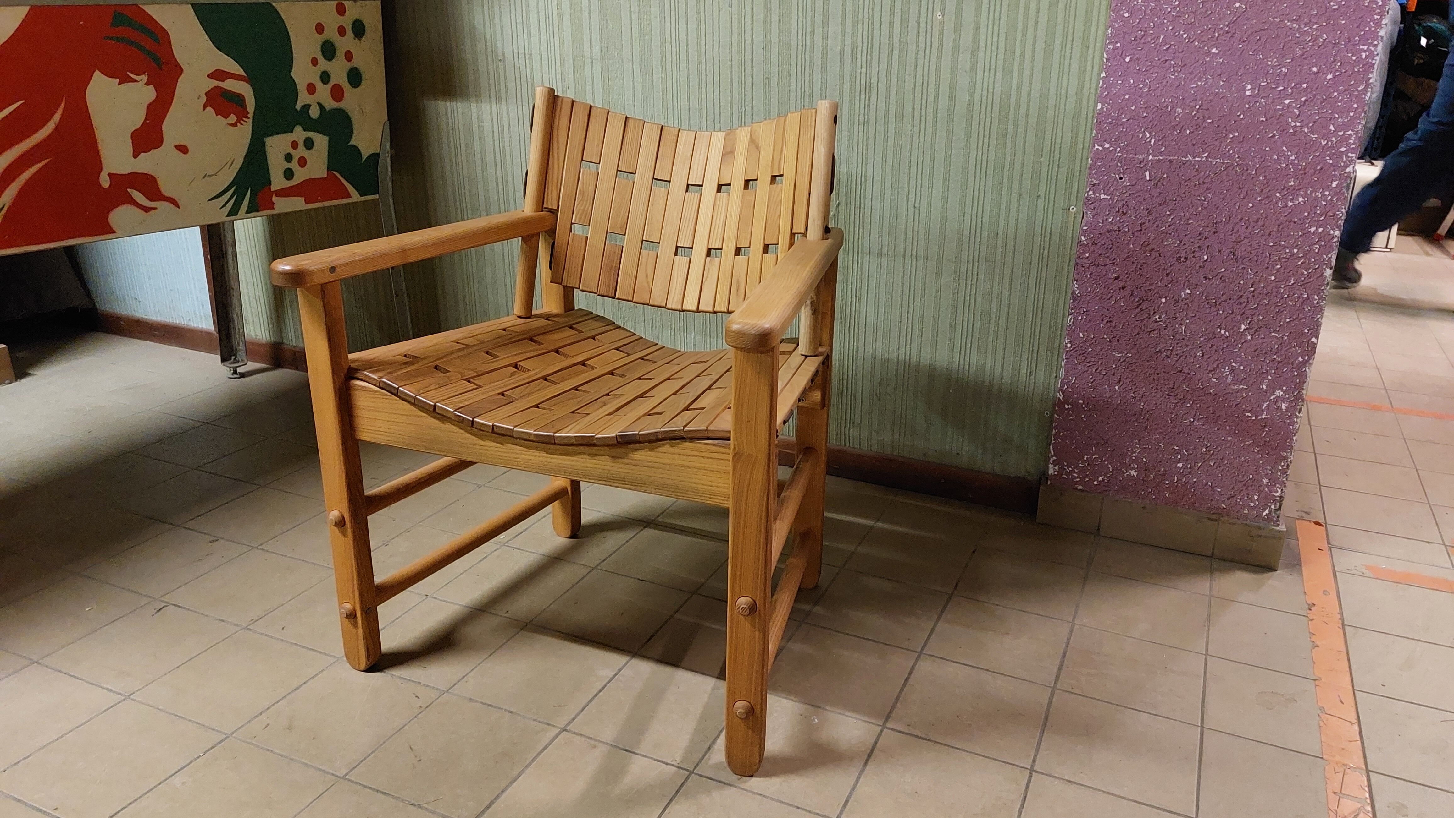 Fan armchair in Scandinavian style locust