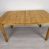 Extendable pine table