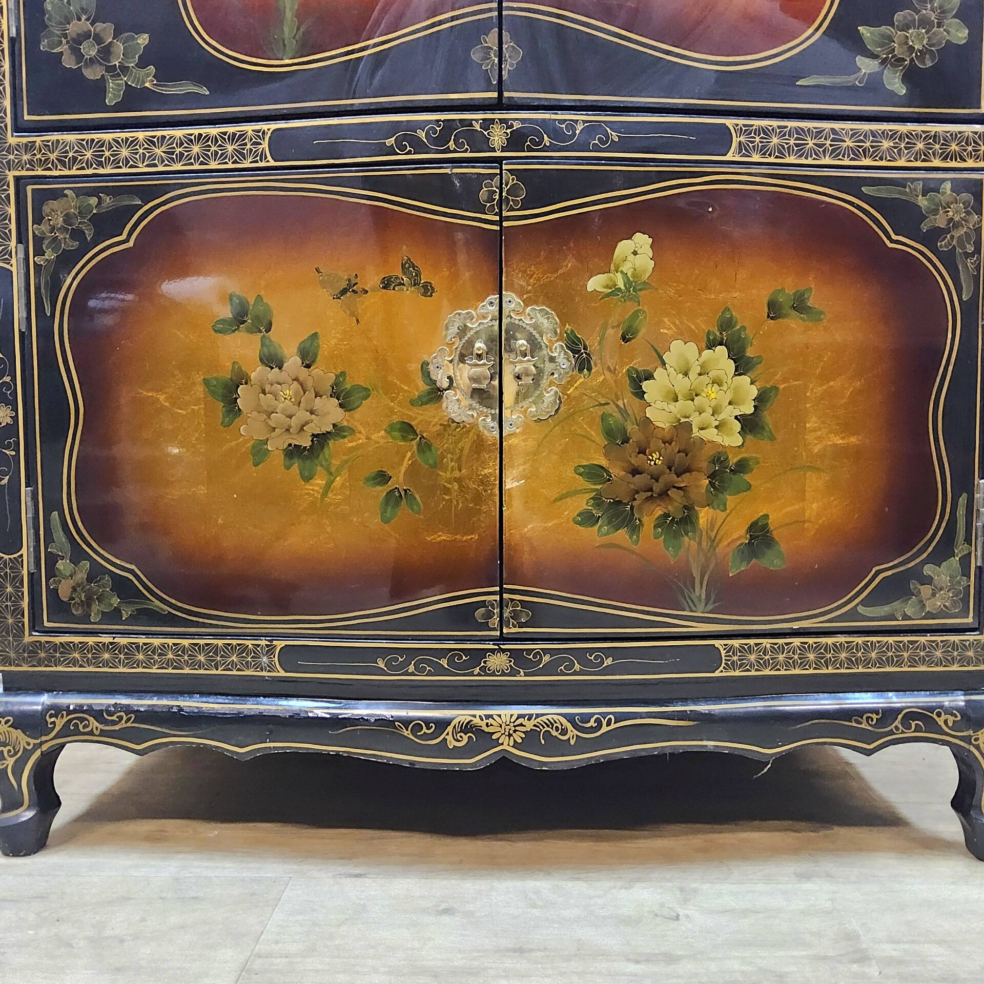 Vintage Chinese cabinet with gold leaf, flowers and birds (bar cabinet)