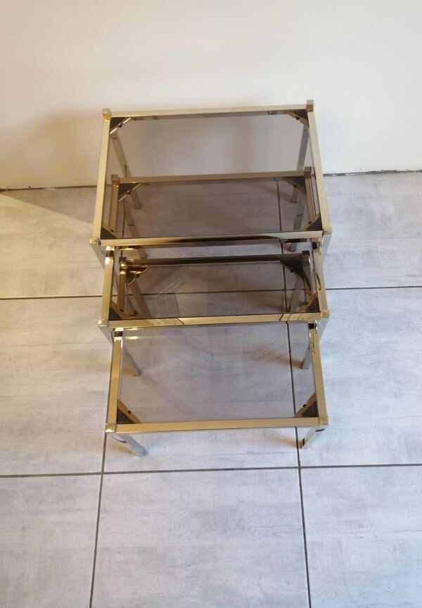 Suite de 3 tables gigognes années 70