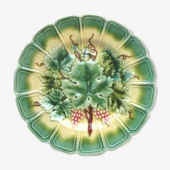 Assiette Art Nouveau, Majolica Sarreguemines: Feuilles de vigne et raisins