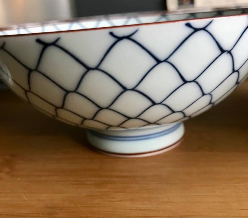 6 white and blue japanese porcelain bowls with mountain decoration