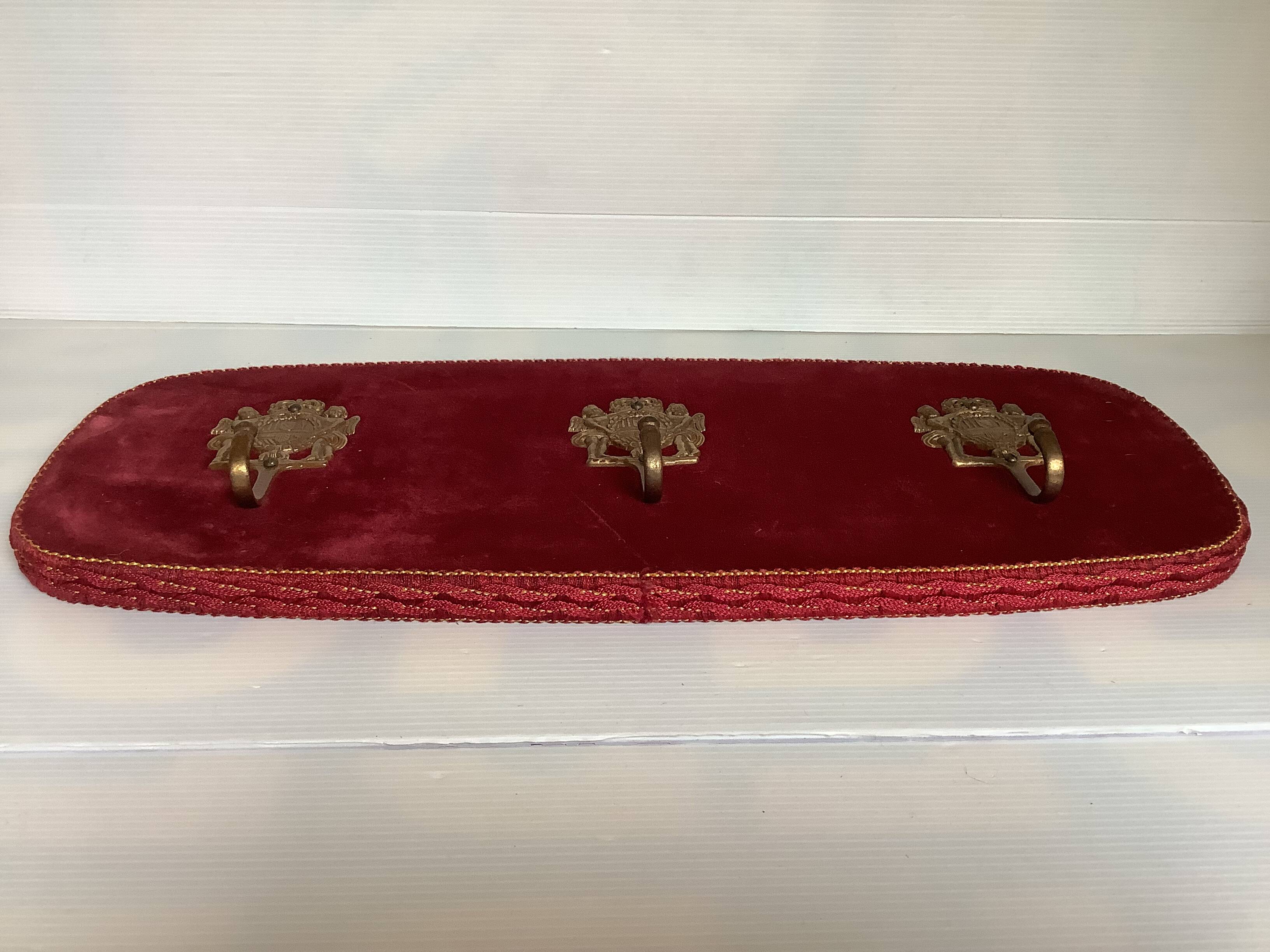 Baroque coat rack in garnet-burgundy velvet