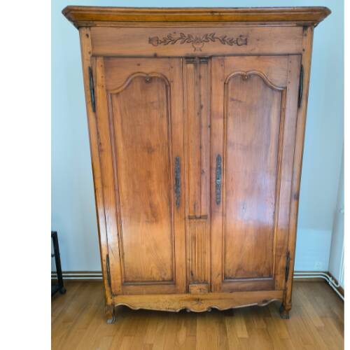 armoire style Louis-Philippe / Provincial français.