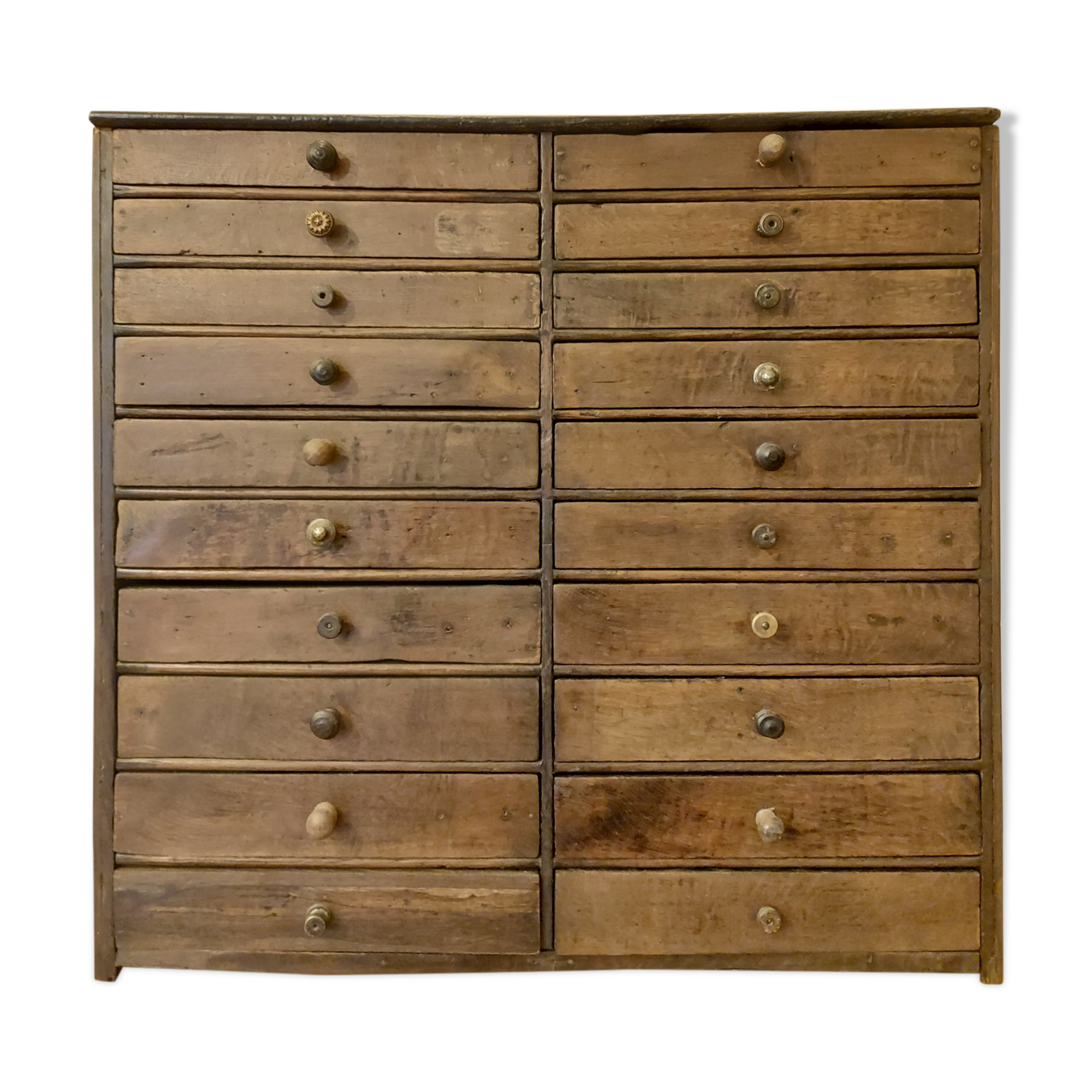20-drawer cabinet