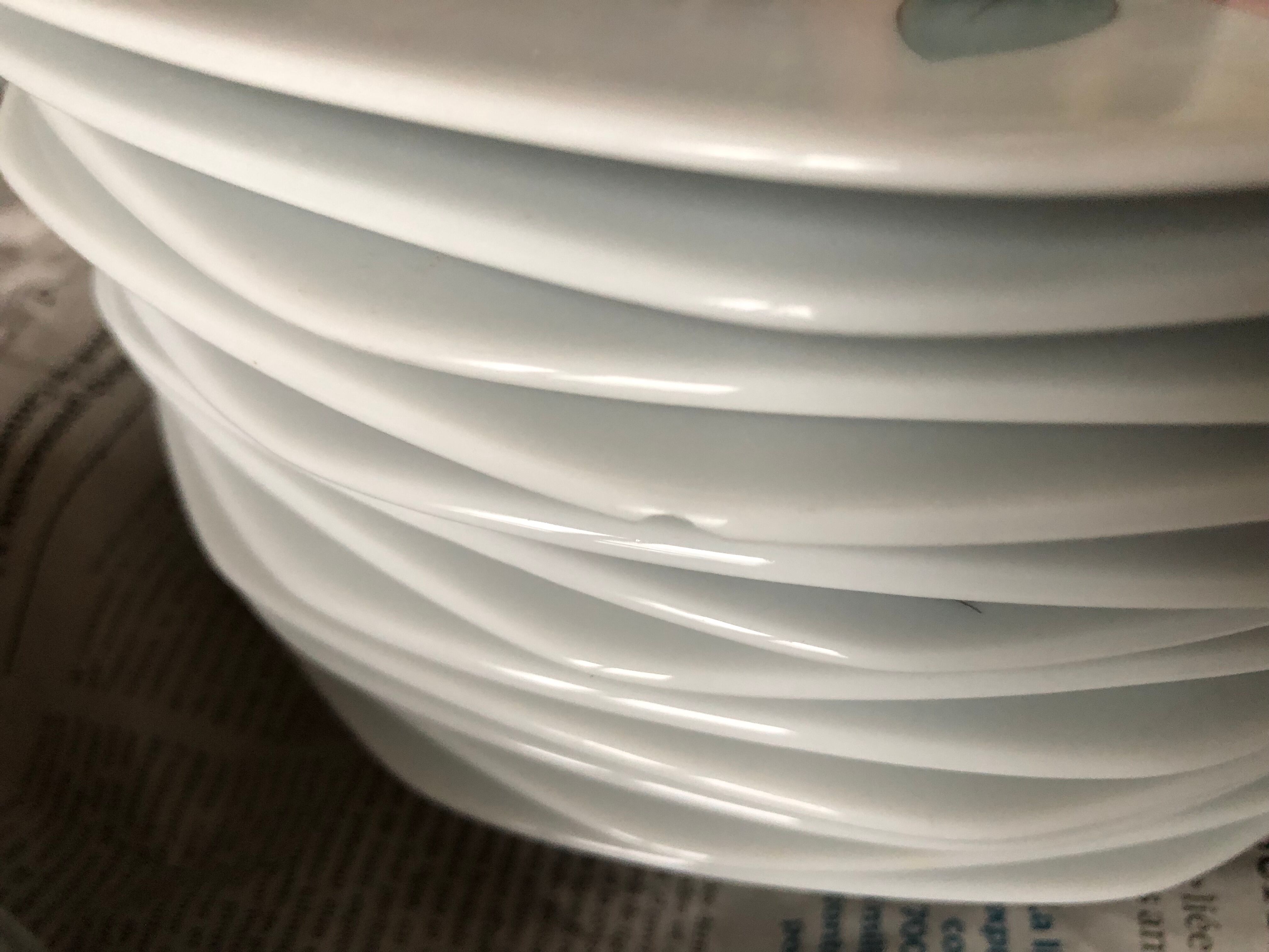 Porcelain plate service