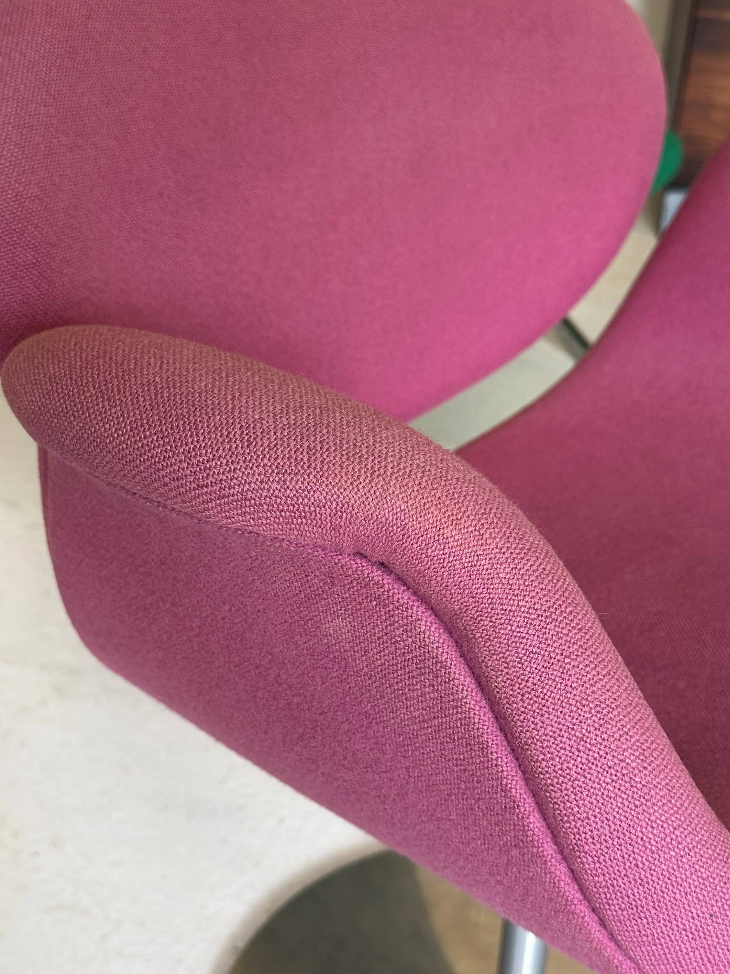 Little Tulip swivel armchair by Pierre Paulin