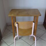 Pupitre avec sa chaise rose