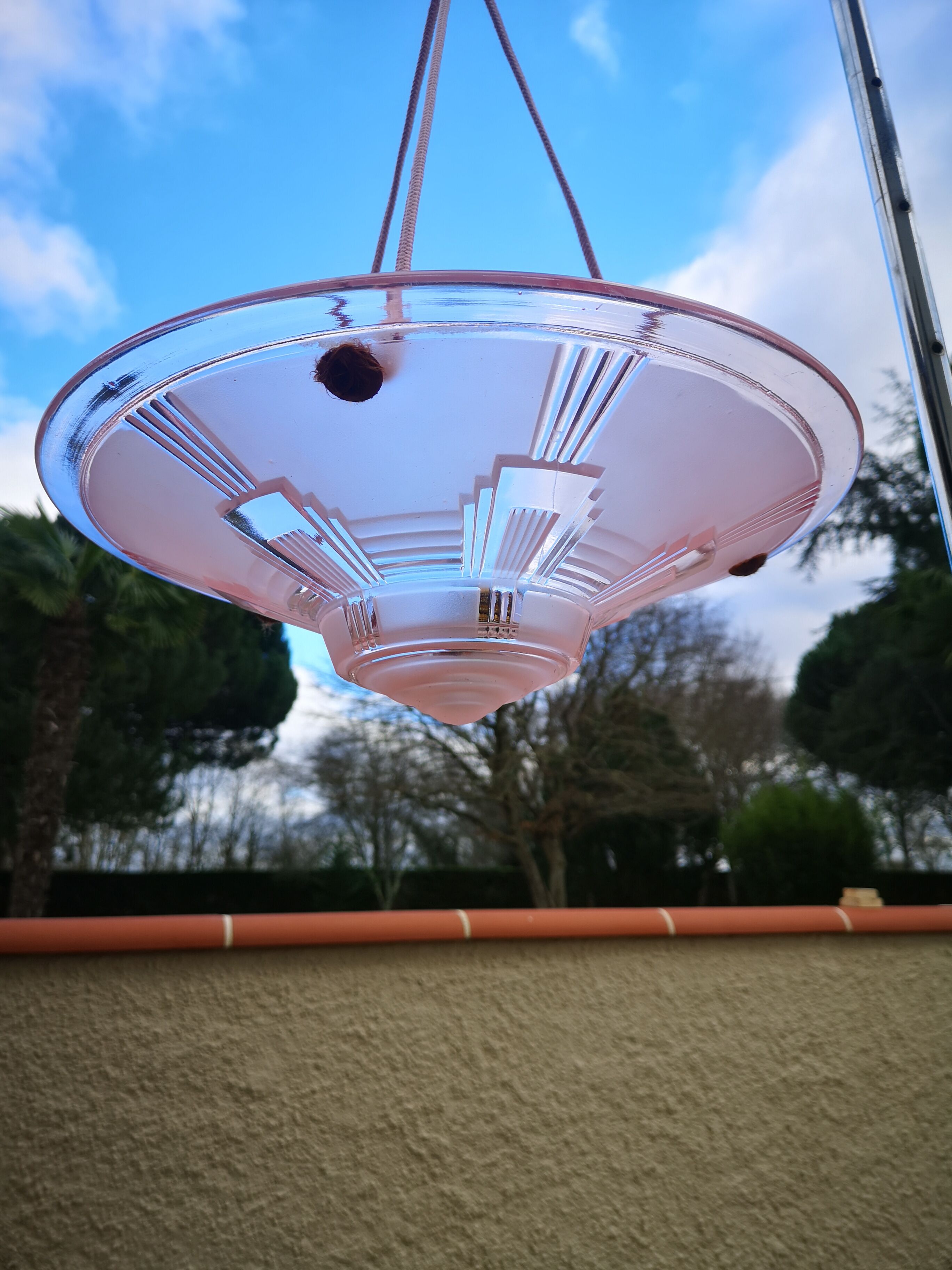 Glass pendant light