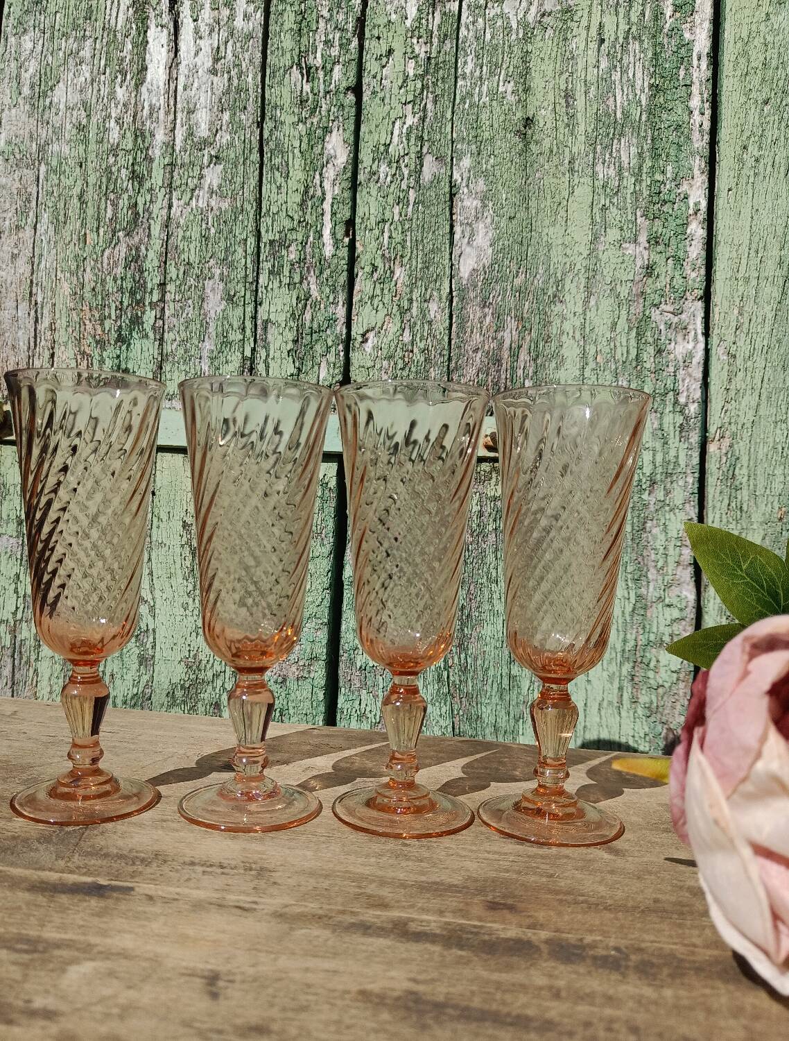 Rosaline champagne flute