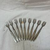 9 dessert forks