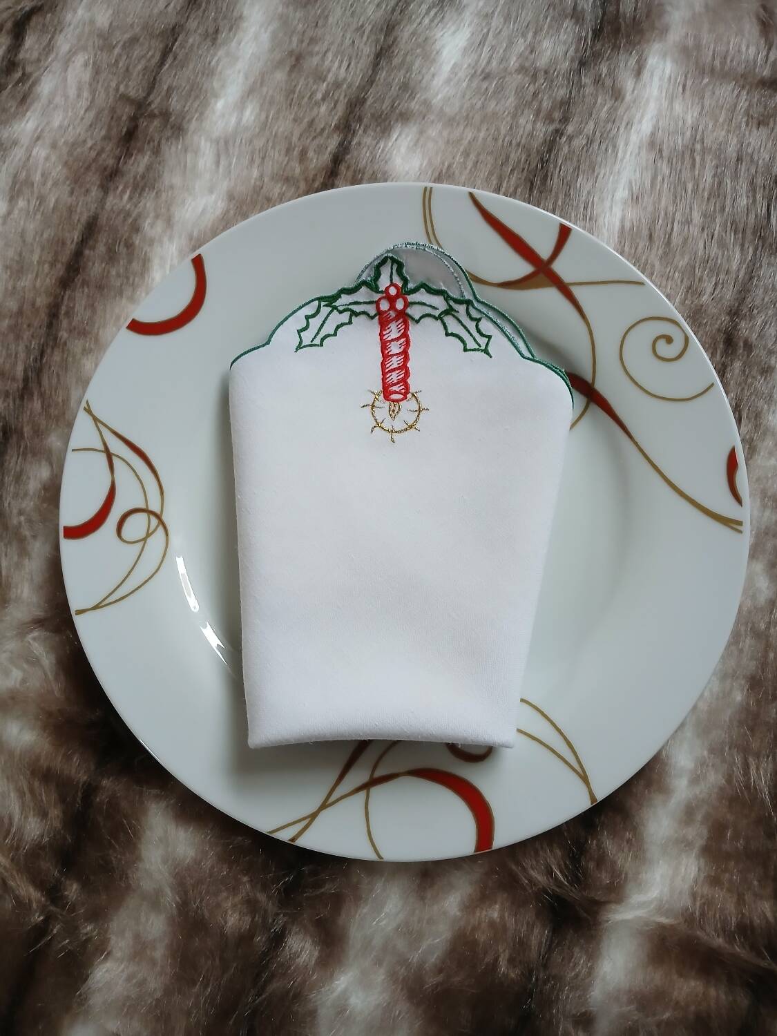 6 serviettes de table brodées anciennes 