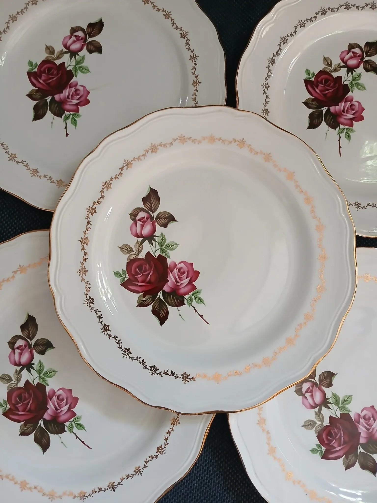 6 antique flat plates in porcelain