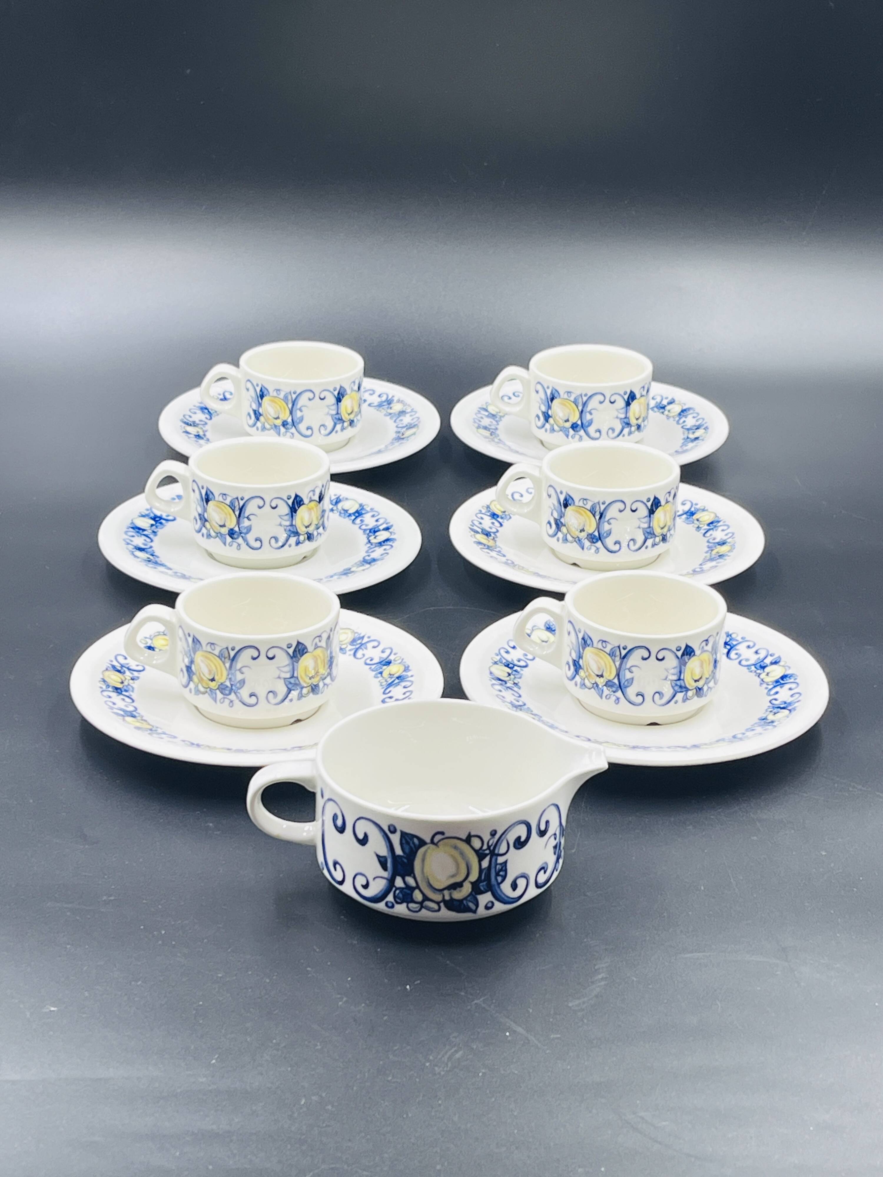 Cadiz – 6 cups and 6 espresso cups & milk jug – Villeroy & Boch