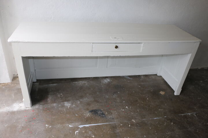 White 50s wooden counter desk