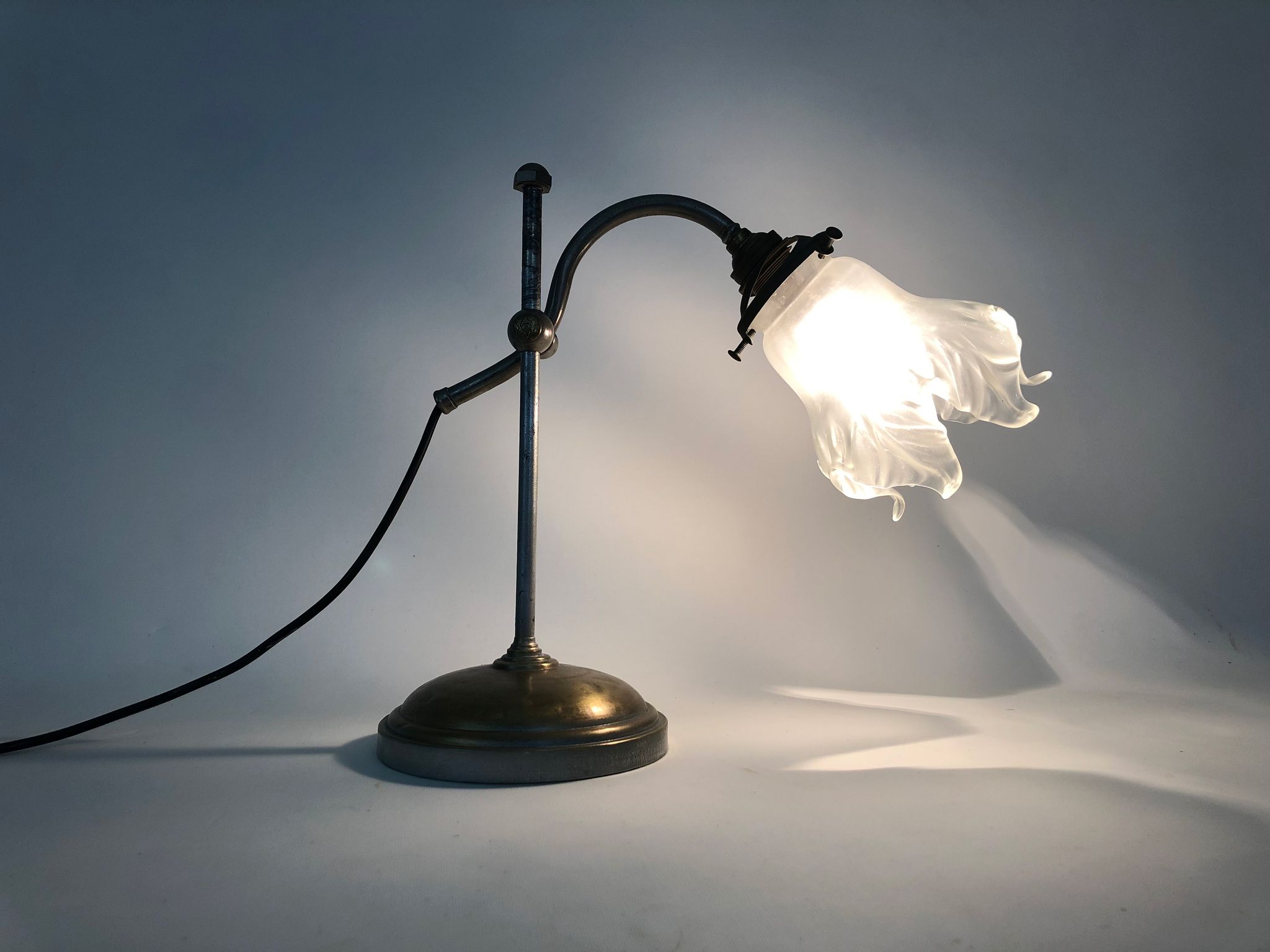 Articulated desk lamp, swan neck United SGDG art deco. Year 20 30