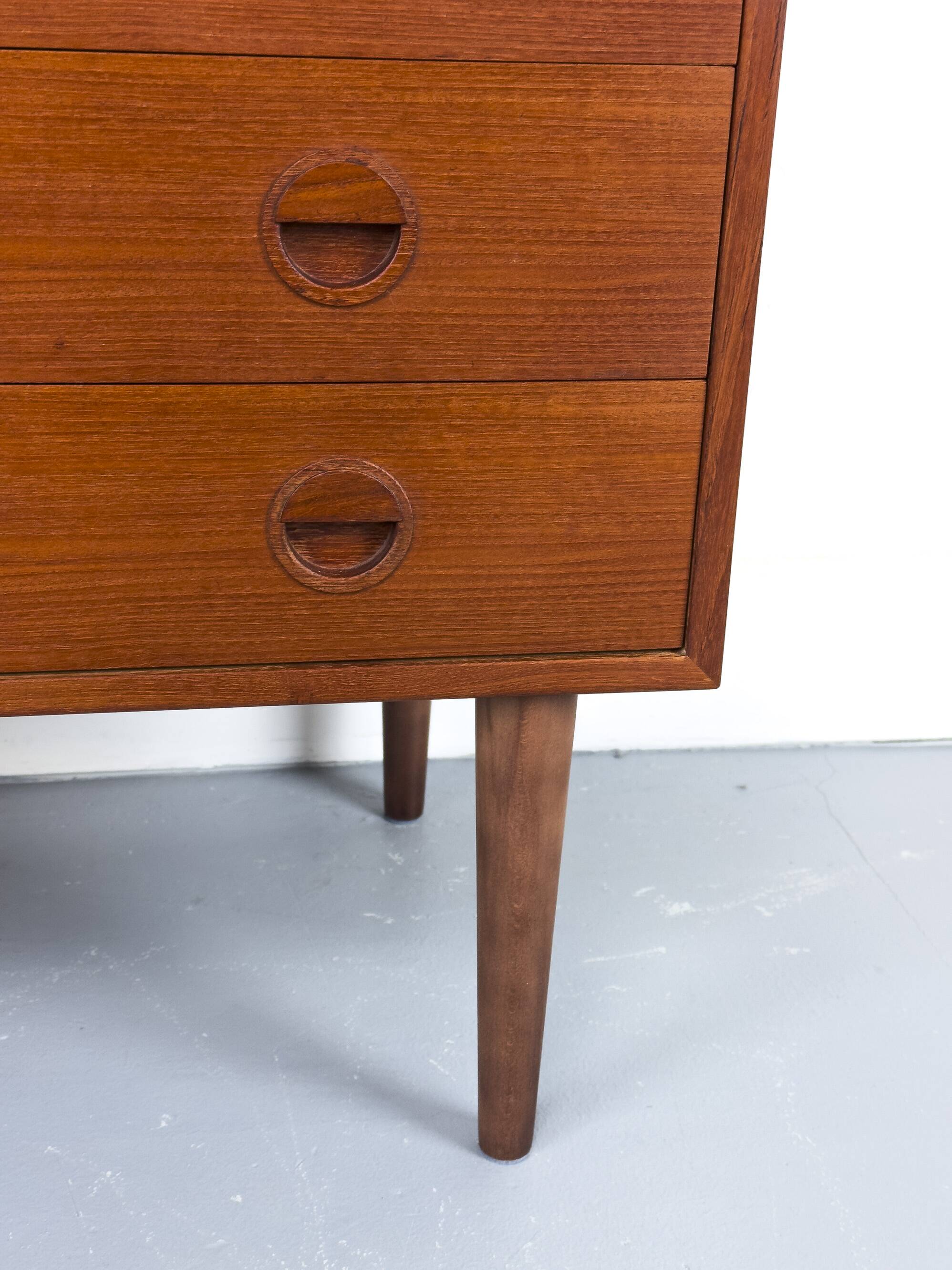 Commode en teck par Hansen et Guldborg, années 1960.