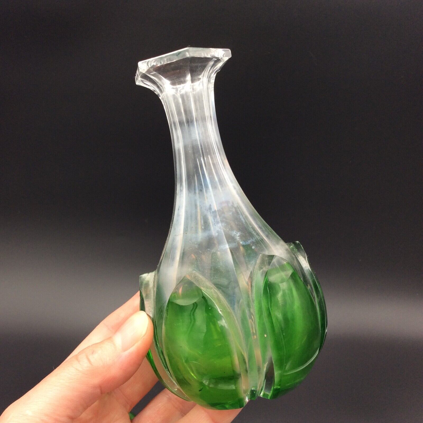 Old green crystal bottle XIXème