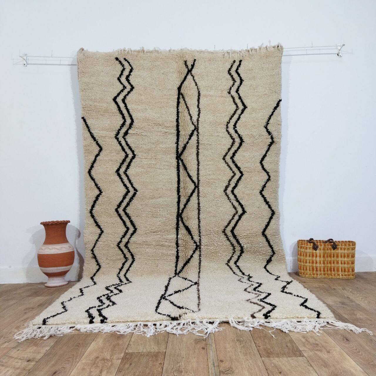 Handmade Moroccan Berber Rug 277 X 157 CM