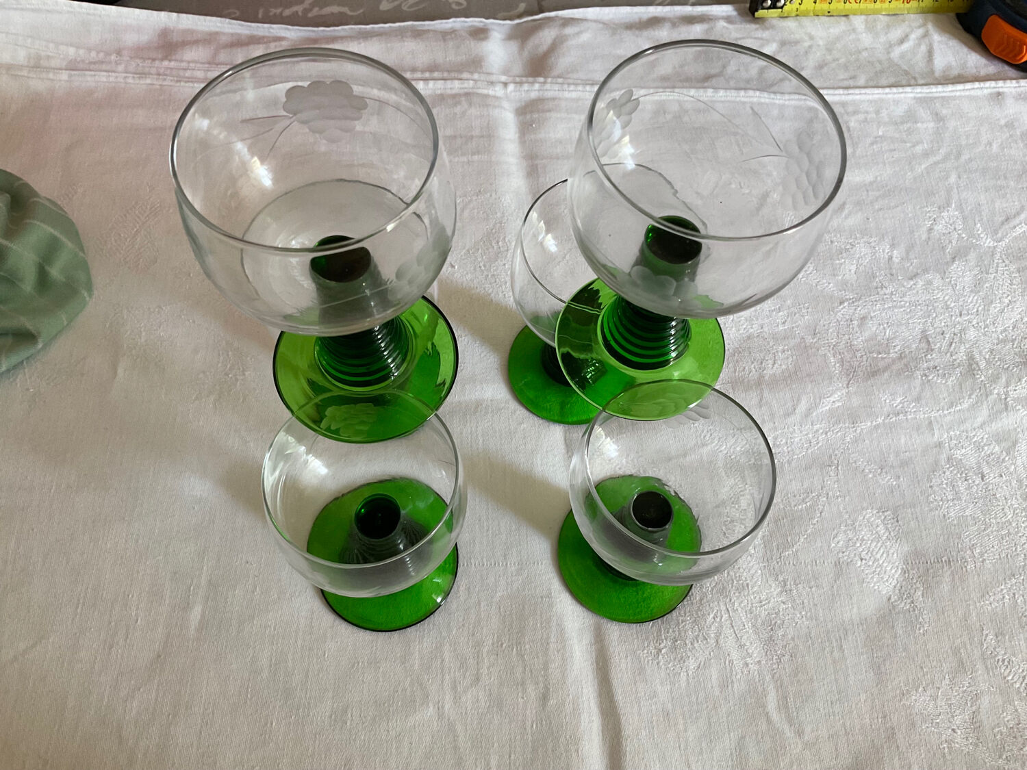 Set of 6 stemmed glasses