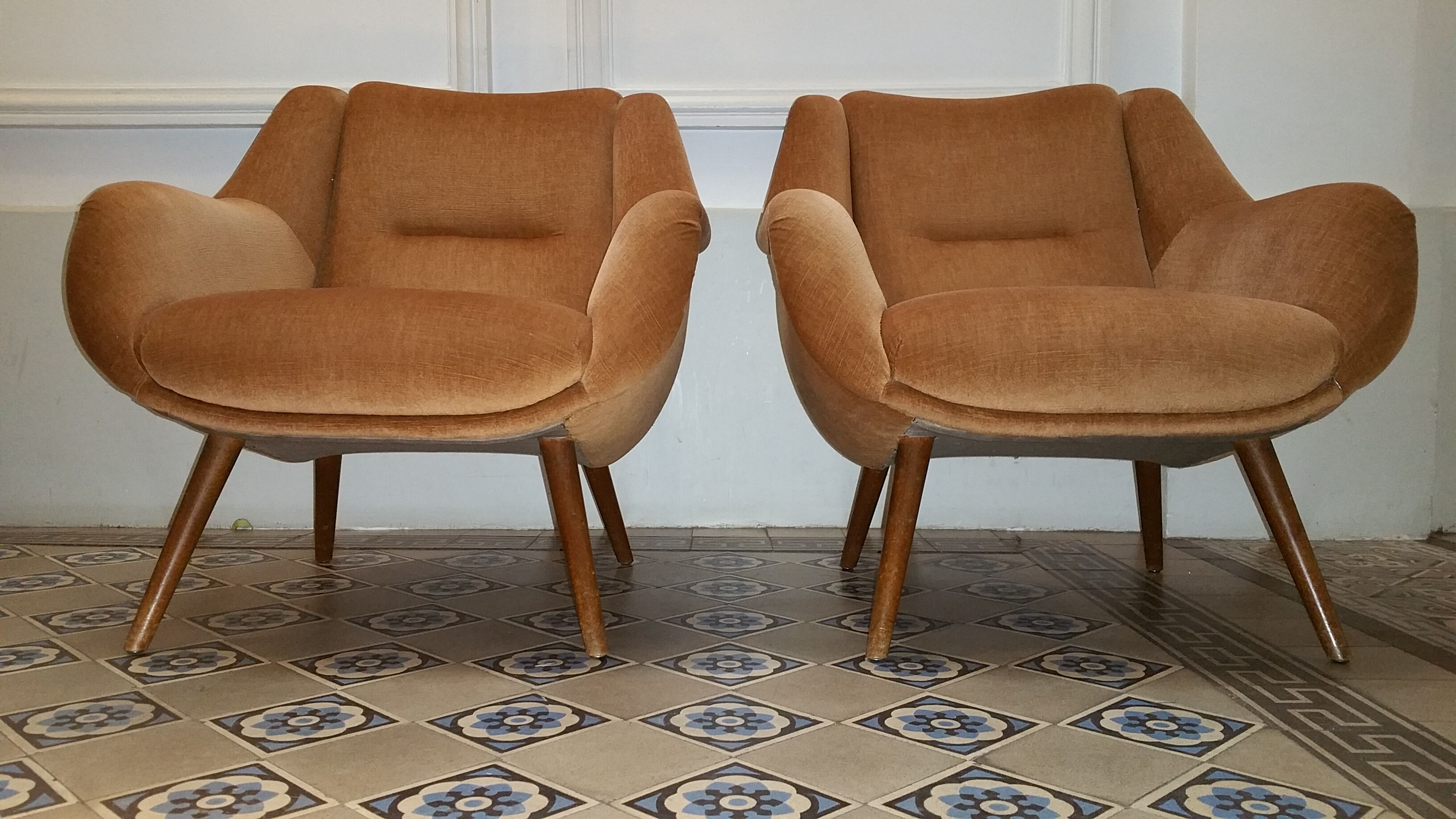 Pair of chairs sculptural vintage restored 60 years