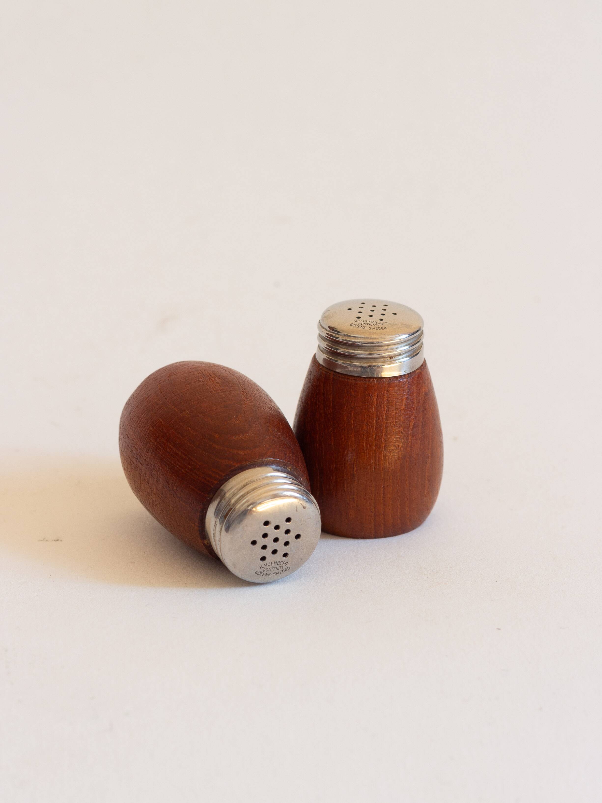 Teak salt and pepper shakers, Karl Holmberg, Gothenburg, Sweden, 1960s