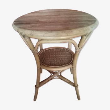Round table in rattan